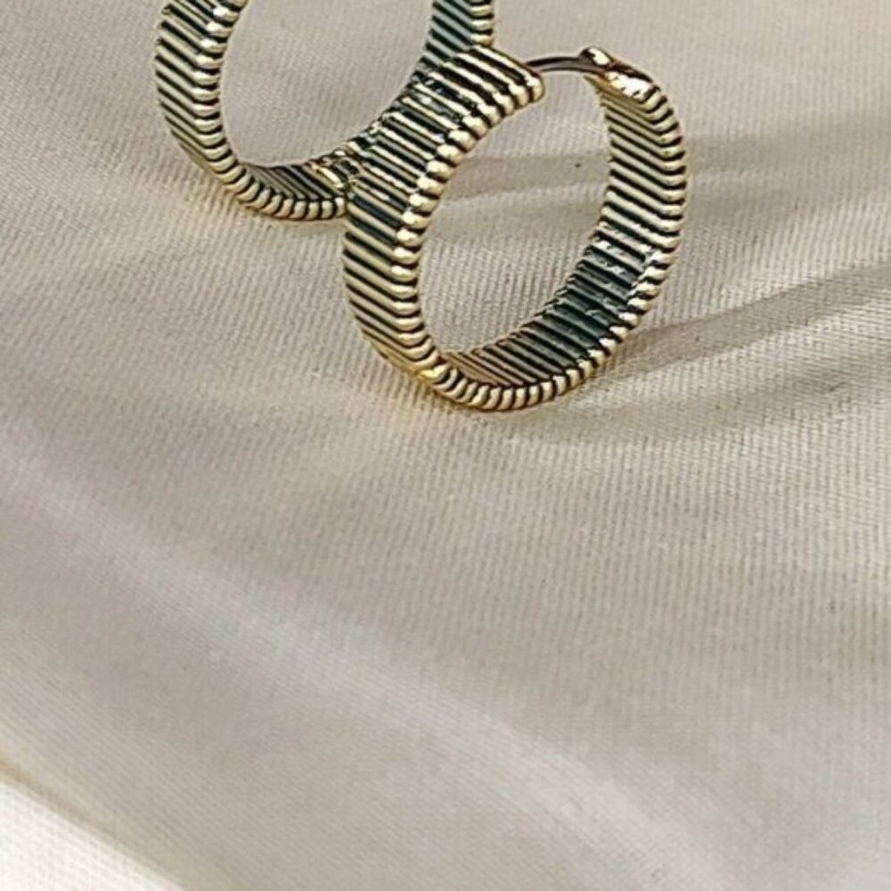 Gorjana Hoop Earrings Catalina Enamel 18k Gold Plated Navy Striped - Picture 12 of 13